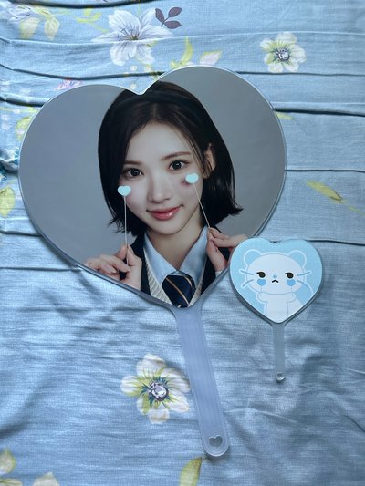 hearts2hearts jiwoo 崔志宇 FMT hearts2house 週邊 大王扇 應援扇 愛心扇
