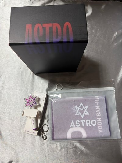 ASTRO 二代小手燈  手幅 車銀優一些小卡 