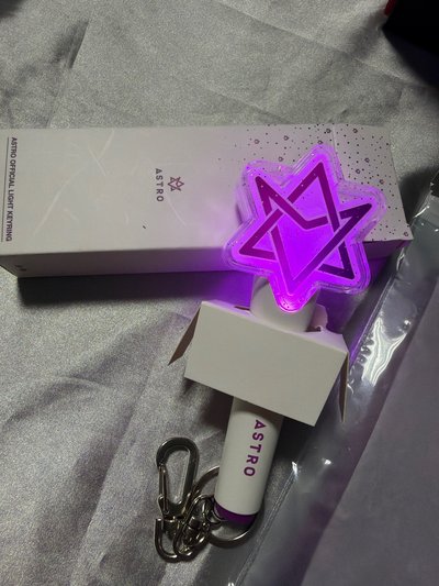 ASTRO 二代小手燈  手幅 車銀優一些小卡 