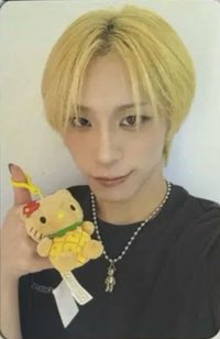 迷二 slm 線上9.0 簽售卡 曬黑Hello Kitty