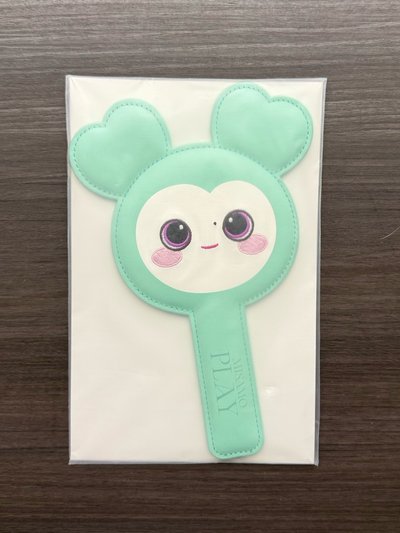 Mina 正規一 手拿鏡