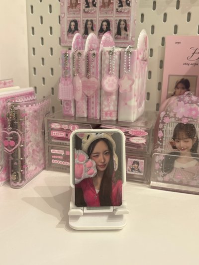 兩張萌萌sui > < ིྀ