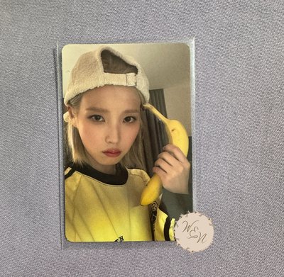 IU 李知恩 H.E.R 2024鐵盒卡