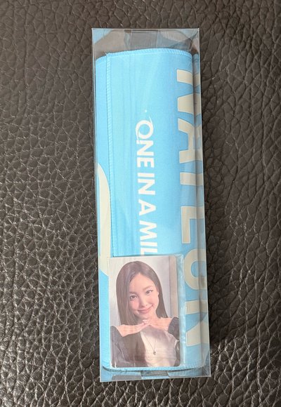 娜新國立手幅