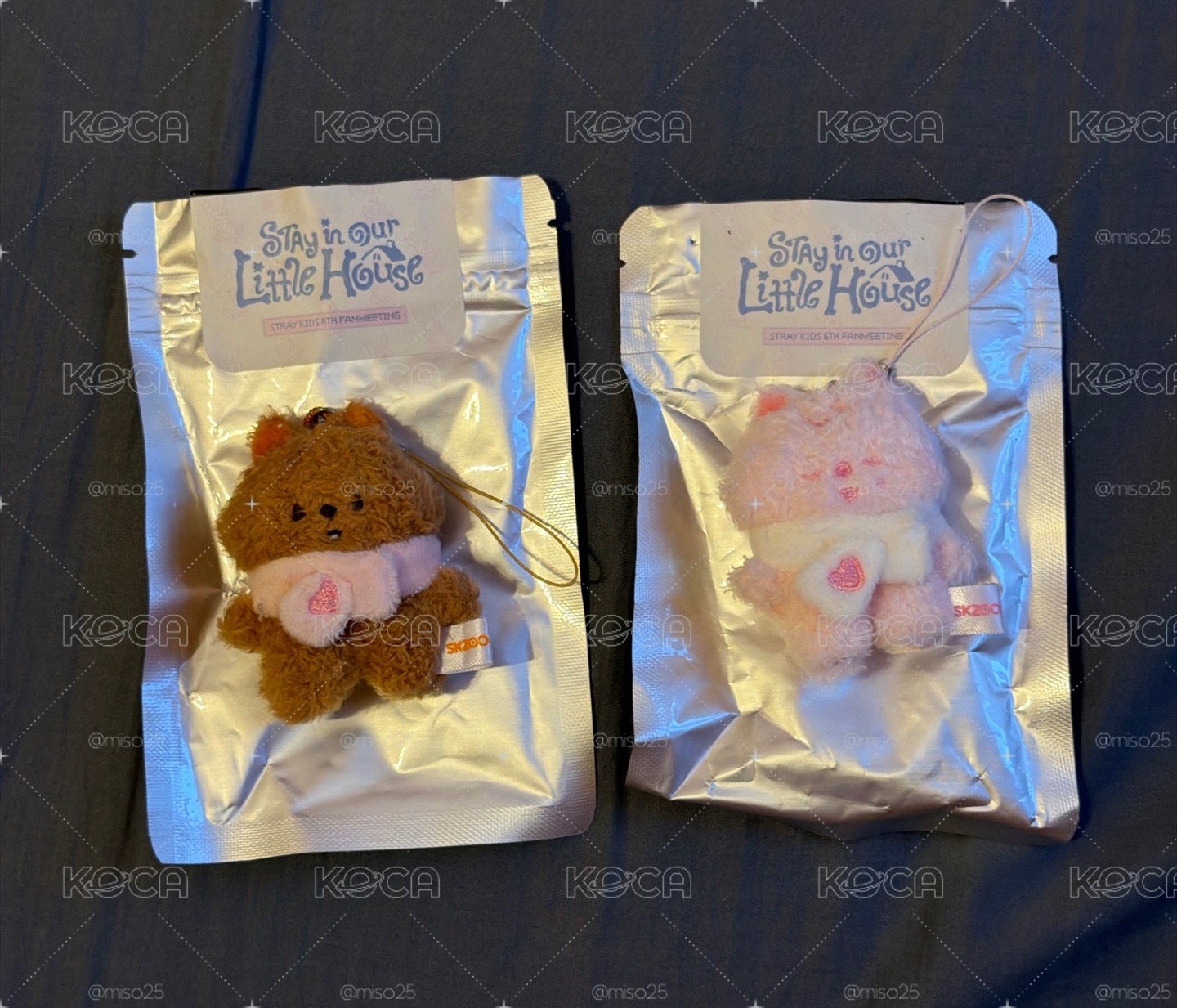 闊卡草莓潦草娃一對出