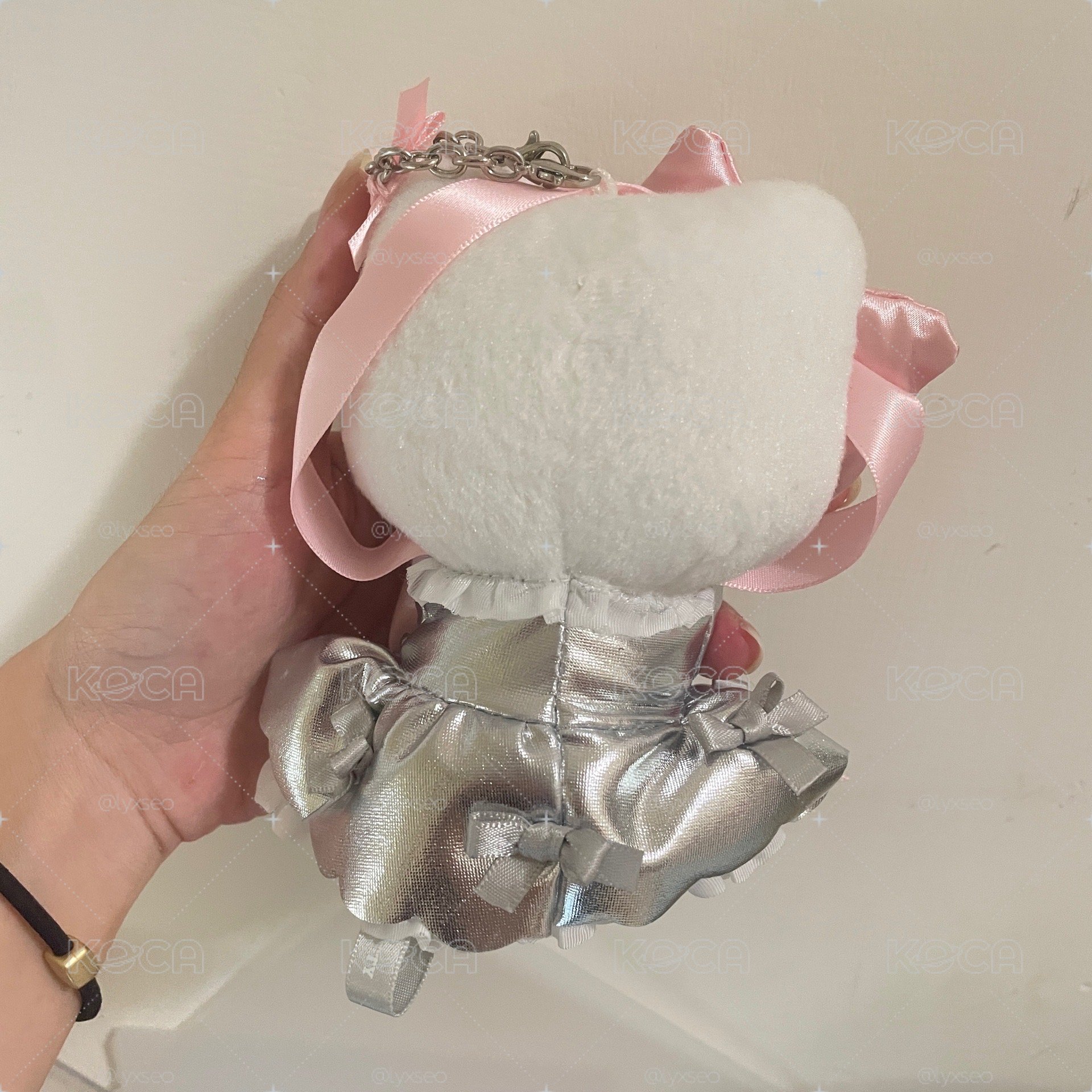 KITTY 香港限定銀色夢幻蝴蝶結吊娃 