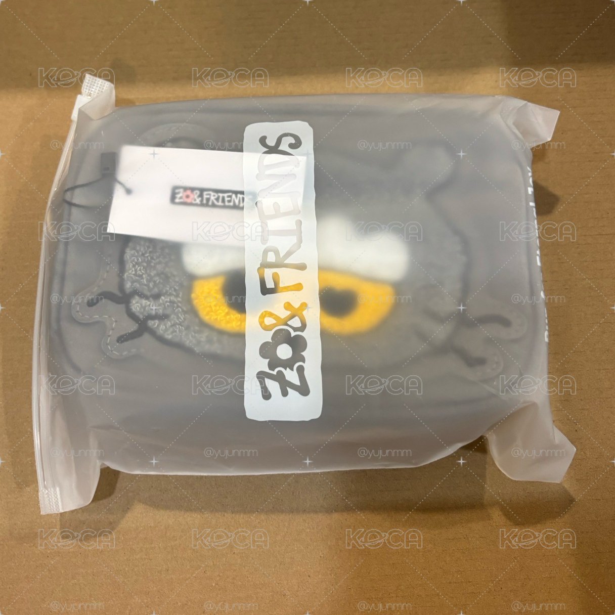 ZO&FRIENDS x  灰色絨毛造型斜背包