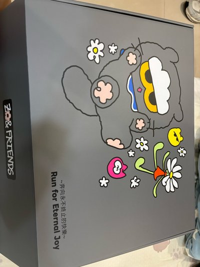 ZO&FRIENDS x  灰色絨毛造型斜背包