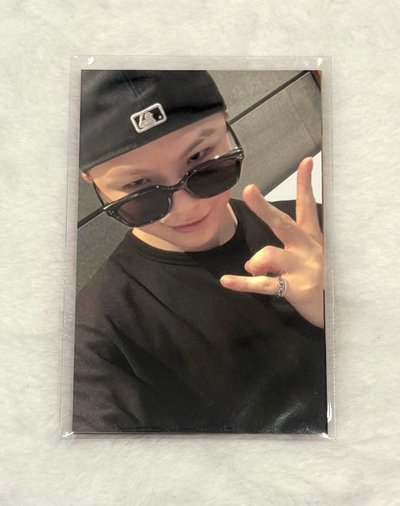 勳生日墨鏡小卡