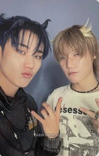 DUH! D ver. 專輯卡 