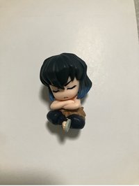 倚肩公仔