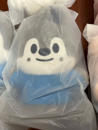 HUG ME 坐娃