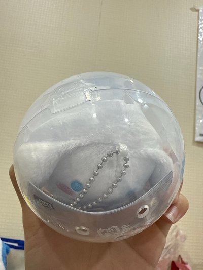 大耳狗吃太飽扭蛋