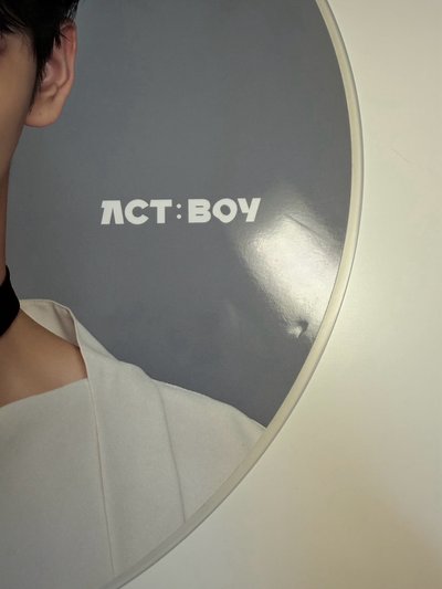 Act boy彬 扇子