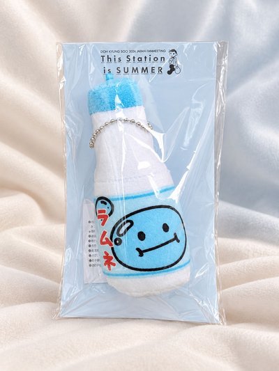 汽水吊飾（含小卡）