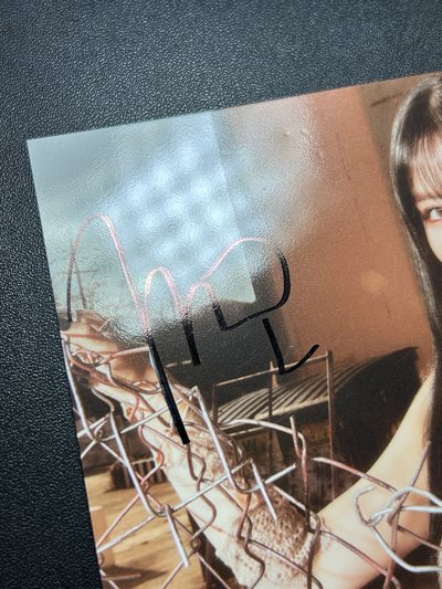 MOMO 美版RTB親簽明信片