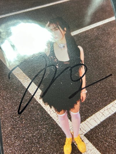 MOMO Strategy美版親簽明信片