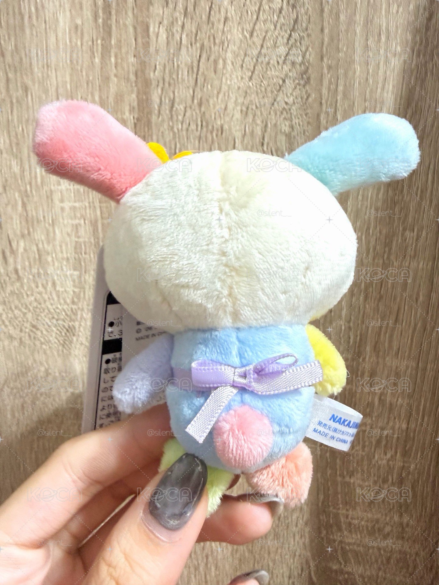 圍兜花小兔吊飾