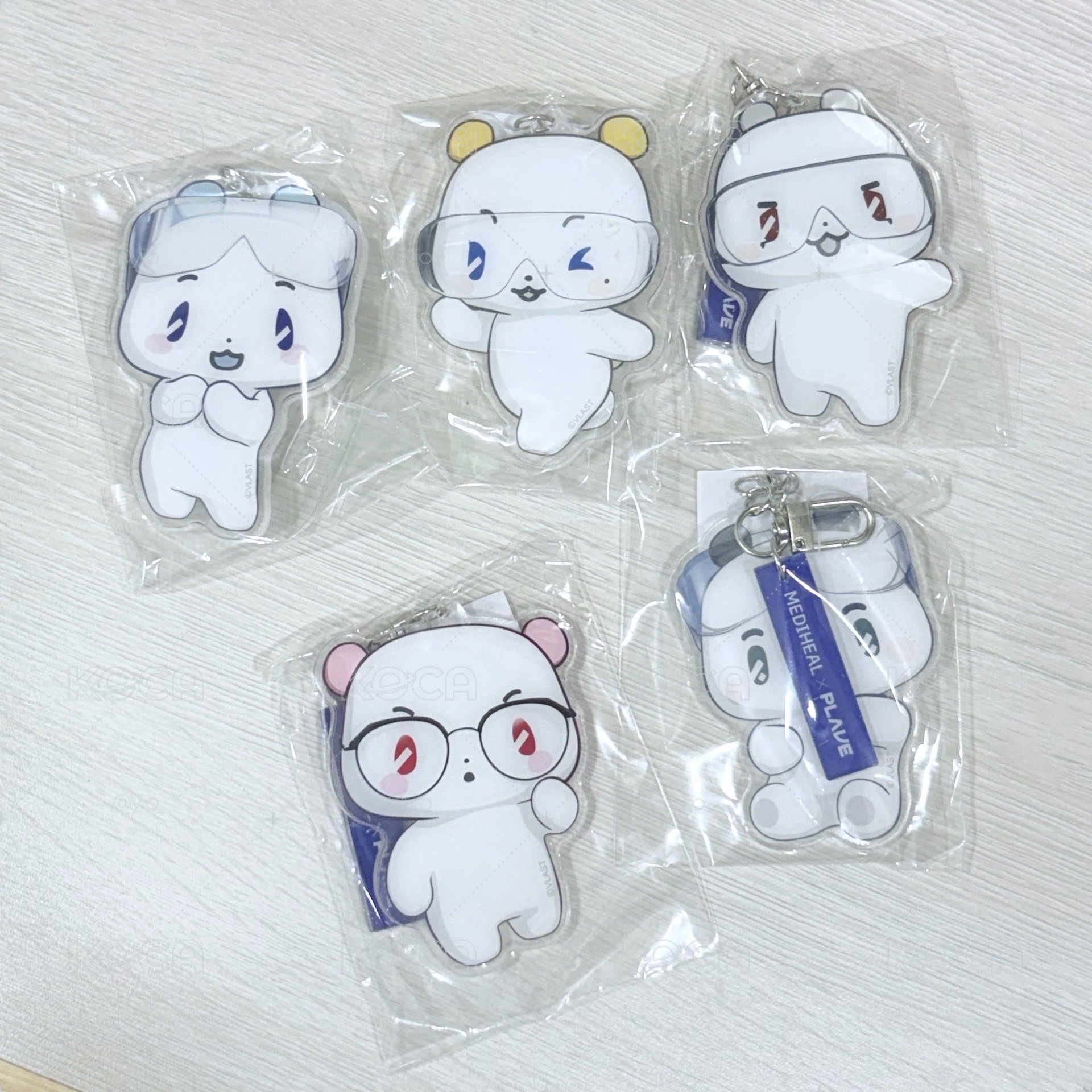 PLAVE Mediheal MMMM 滿額鏡子吊飾一組