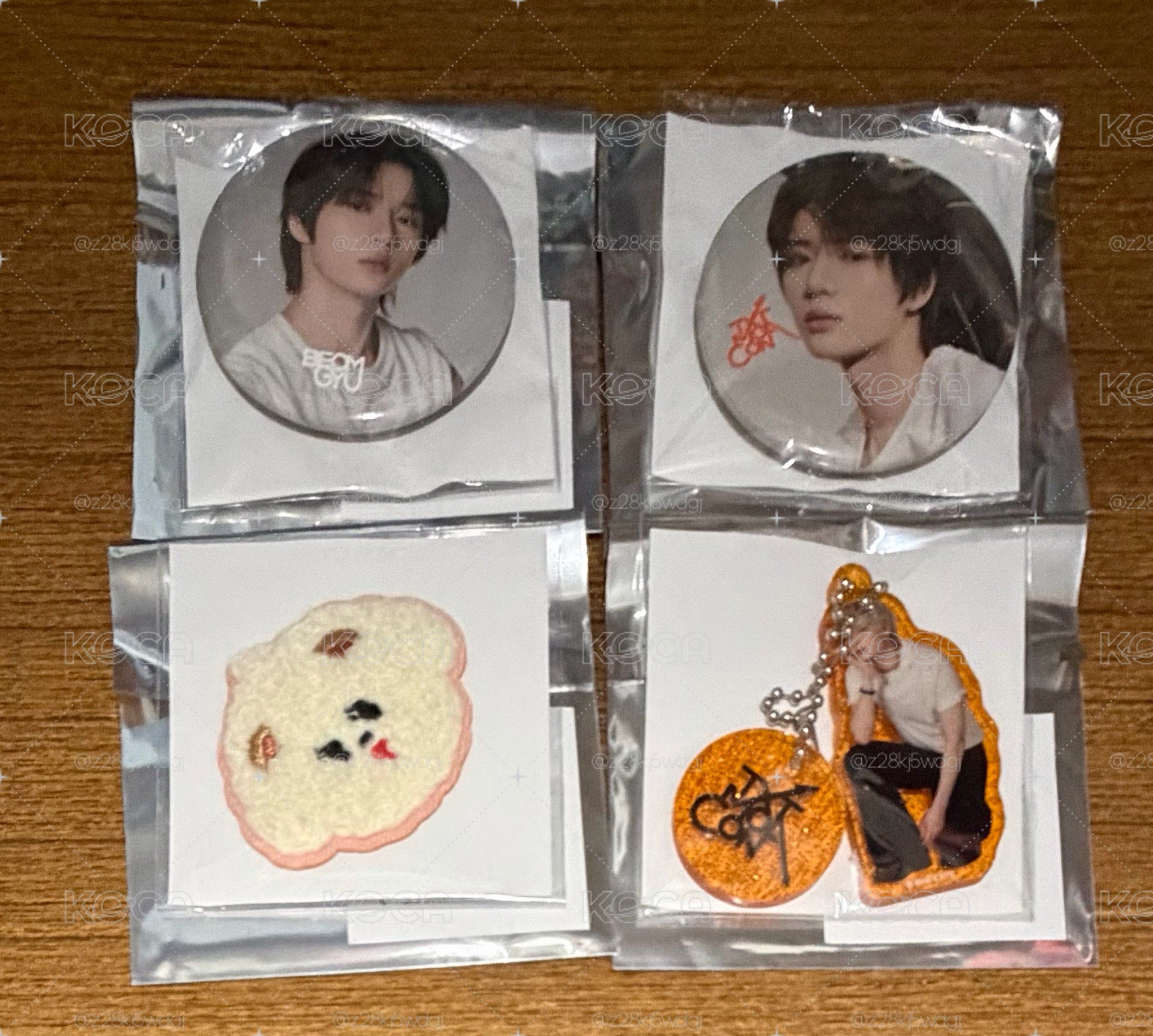 MOACON扭蛋 圭 布貼+徽章*2+休寧吊飾
