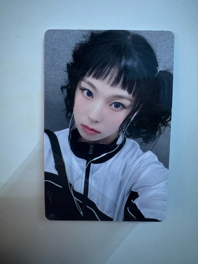 NMIXX 一直娛 開學 圭（中背）