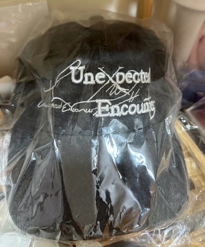 迷一出道衣+中國快閃店帽子