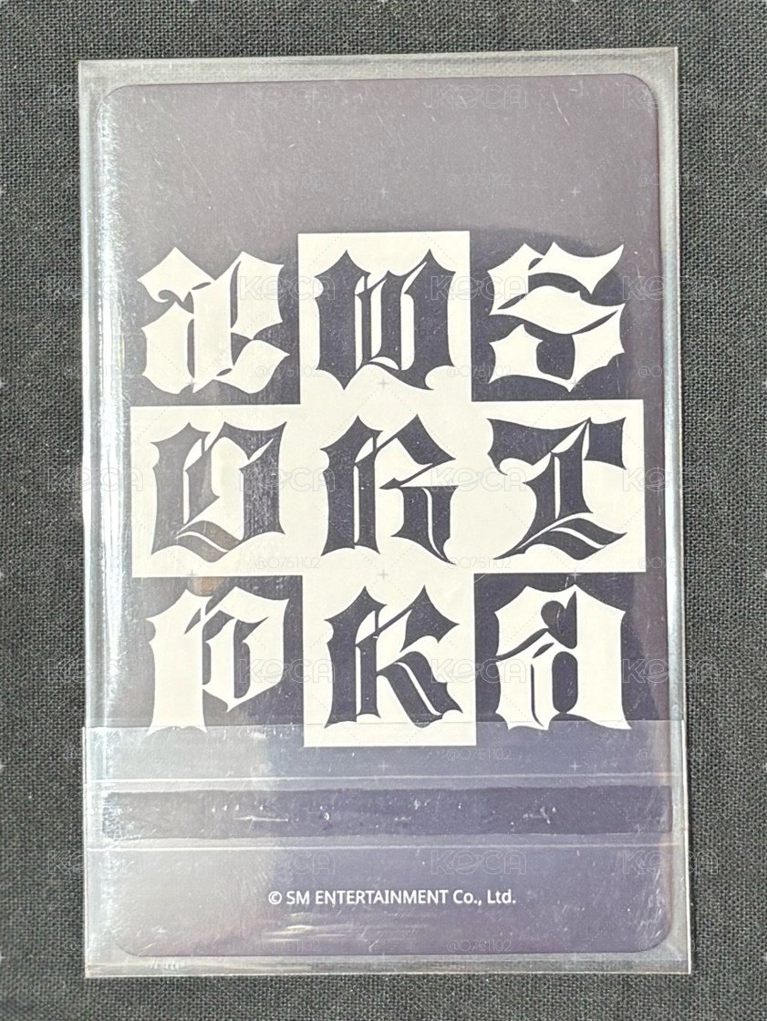 柚是俯拍視角
