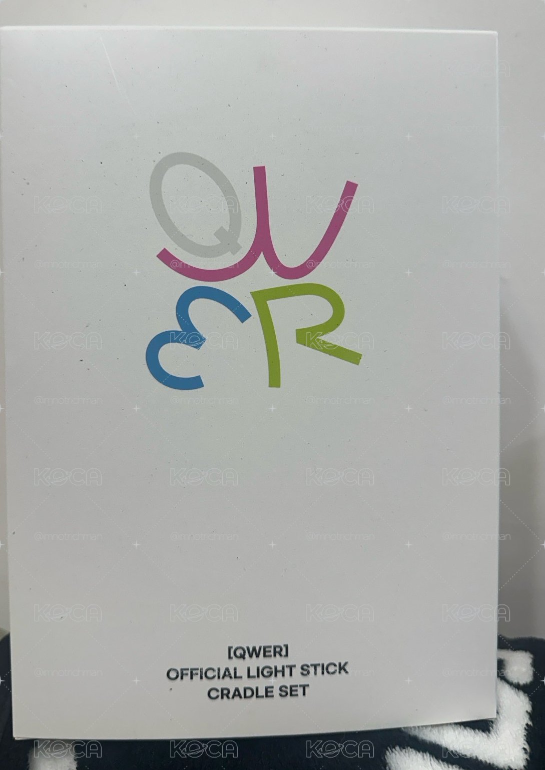 ［現貨］QWER 官方應援手燈 含底座 （全新未拆封）