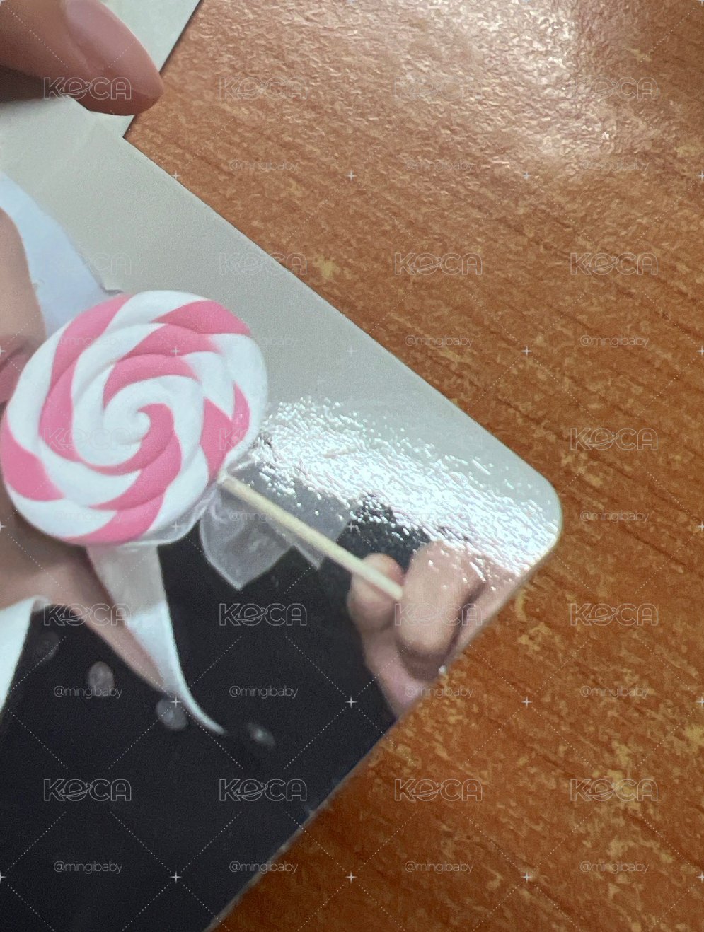 嘟嘴傘尼兩張