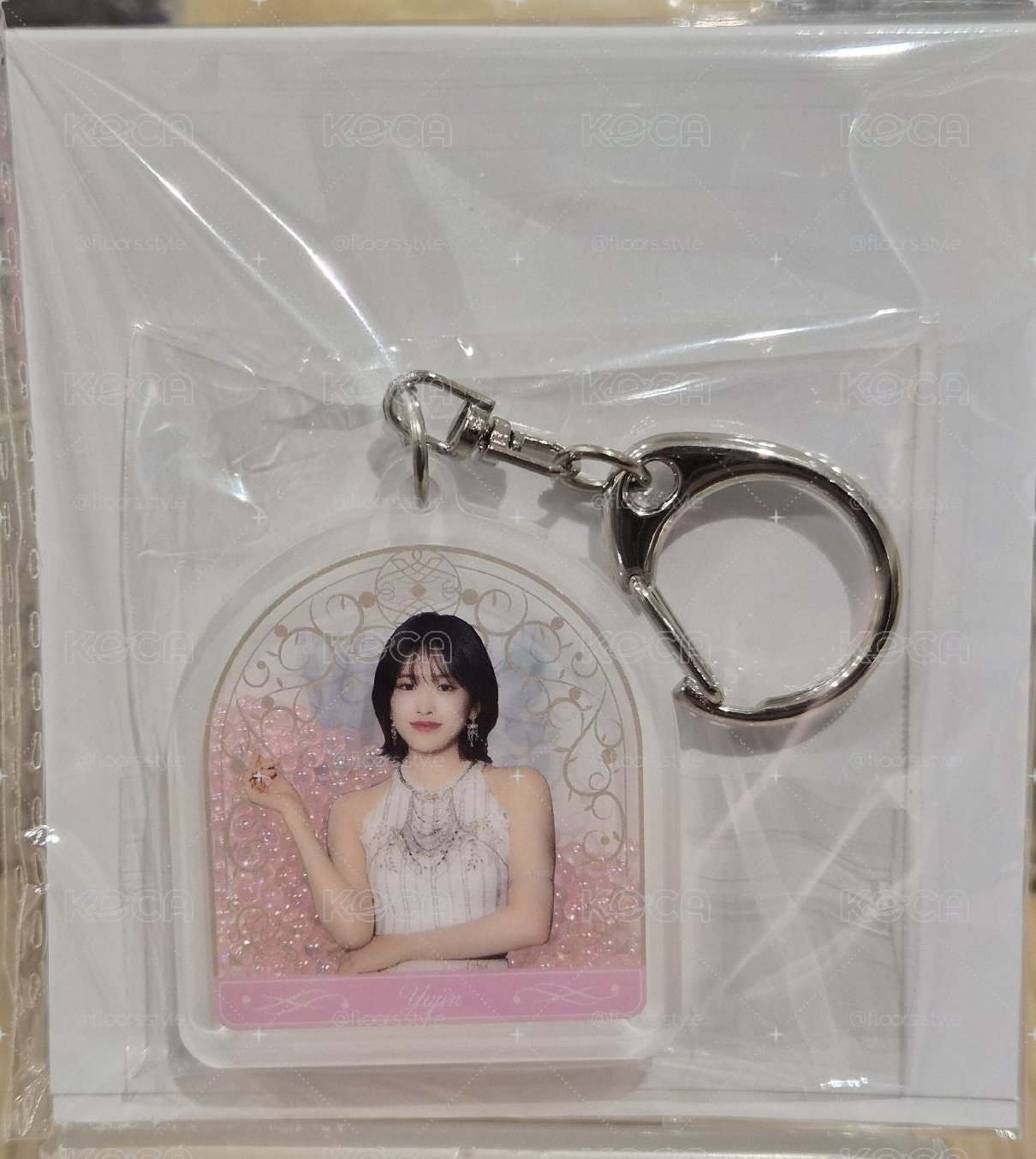 IVE SHOW WHAT I HAVE 日場鑰匙圈吊飾 YUJIN