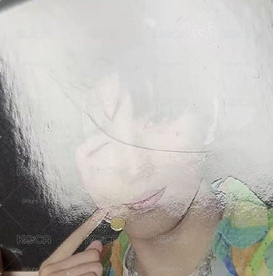 張桂源肆意戳臉