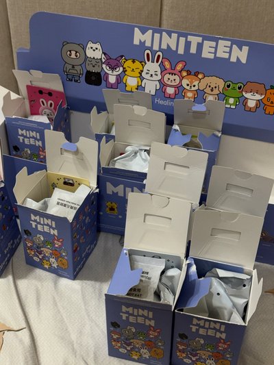 ［現貨］泡泡瑪特 MINITEEN公仔