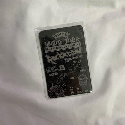 套出 QWER ROCKACTION 安可場 外套卡