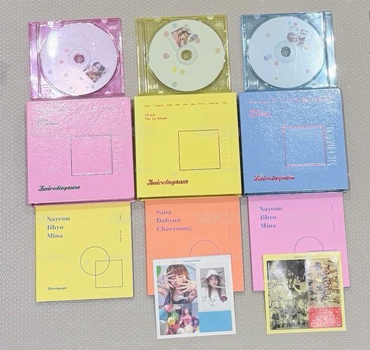 TWICE正規一專輯 此標為「黃款」中間SANA