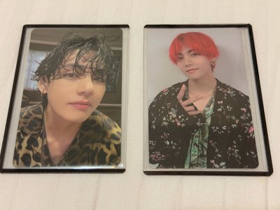 金泰亨 V 回憶錄 周邊卡 2018 藍光版 和回憶錄 周邊卡 2020 藍光版 DVD