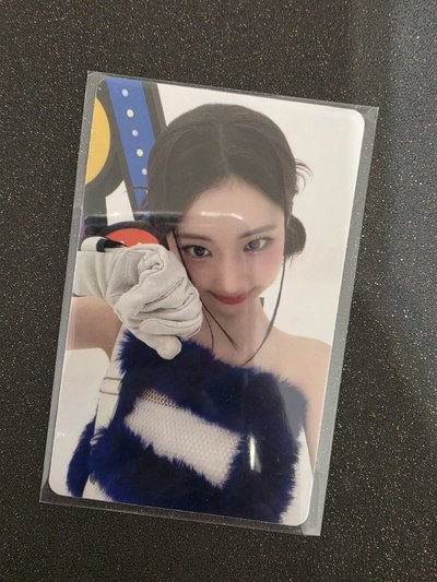 上海快閃滿額露 中背