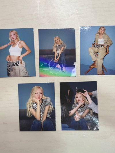 Rosé x Levi’s聯名小卡一套