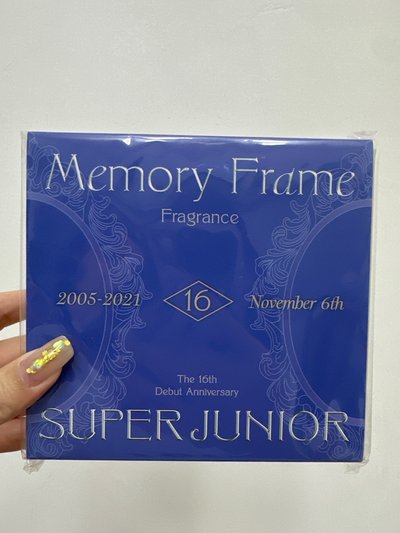 SJ 16週年 香精相框組 銀赫