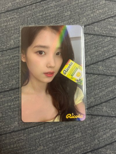 IU 代言