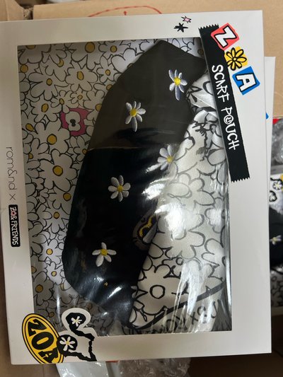 zoa rom&nd  zo&friends 韓國絲巾化妝包