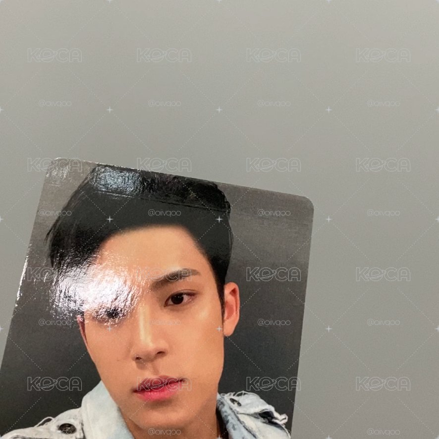 風吹亂了我的髮型，但不影響我向你跑來💘