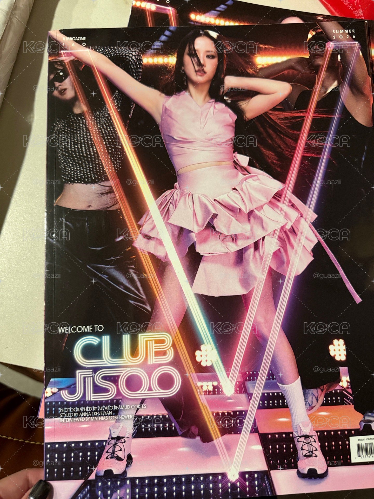 jisoo v magazine 