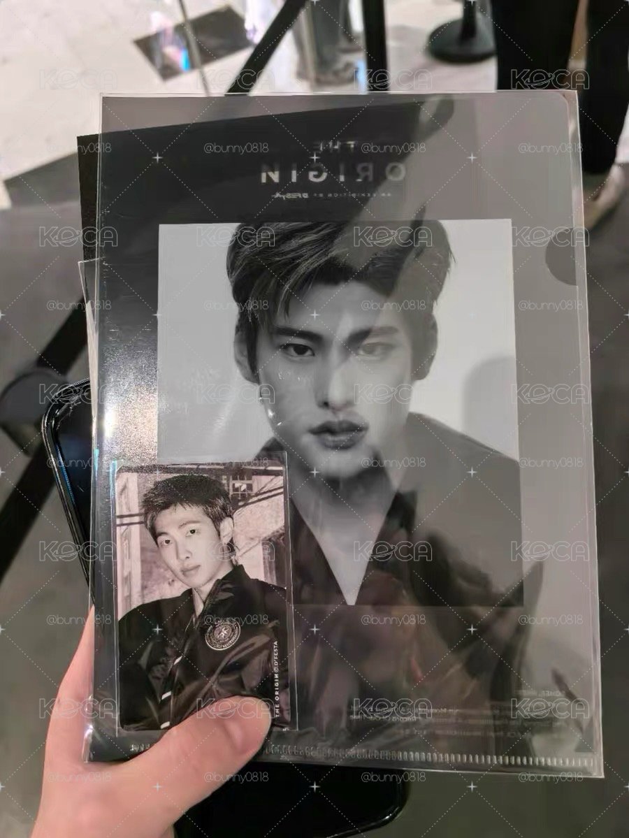 D社展覽 入場資料夾 馬丁 炤熙 J-Hope Rei 成燦