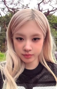 PUMA x ROSÉ 代言卡 