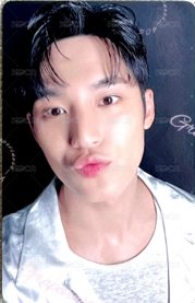 MINI12 yzy A 簽售卡  正面