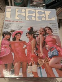 特別版全收（妮折疊海報+妮卡+琦明信片+限量大海報+海報筒）