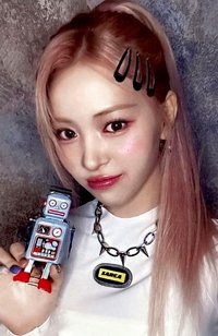 BORN TO BE 專輯卡 特別版 UNTOUCHABLE ver.