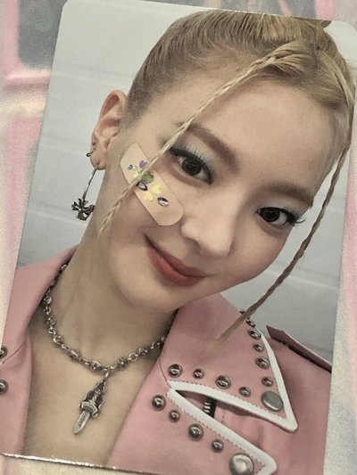 Itzy 小卡