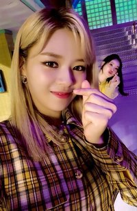 Eyes Wide Open 專輯卡 