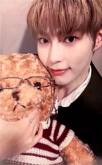 迷四 yzy 特典卡 抱熊 ver.